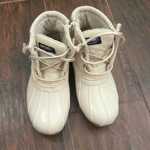Girls new Sperry boots